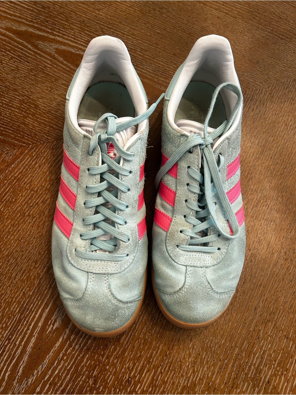 Women's Suede Trainer in Light Blue with Pink Stripes